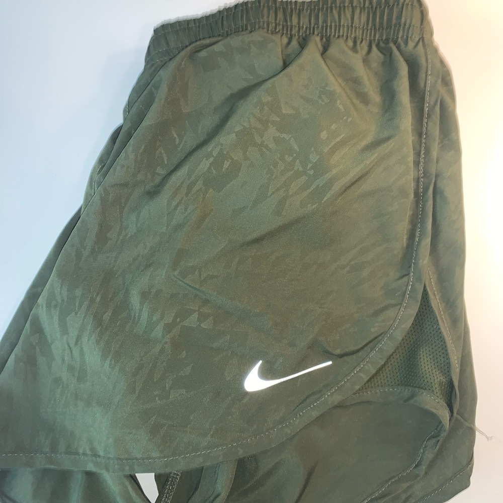 Nike Mesh Women’s Running Shorts. Built-In UW